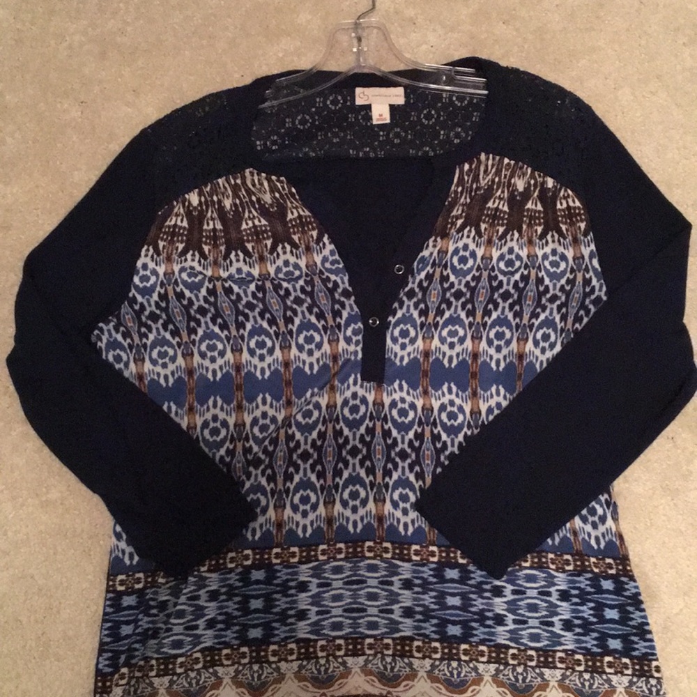 NWOT. Navy 3/4 length blouse. Dressbarn